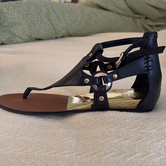 Vince Camuto black buckle sandals. 10 - Picture 2 of 7